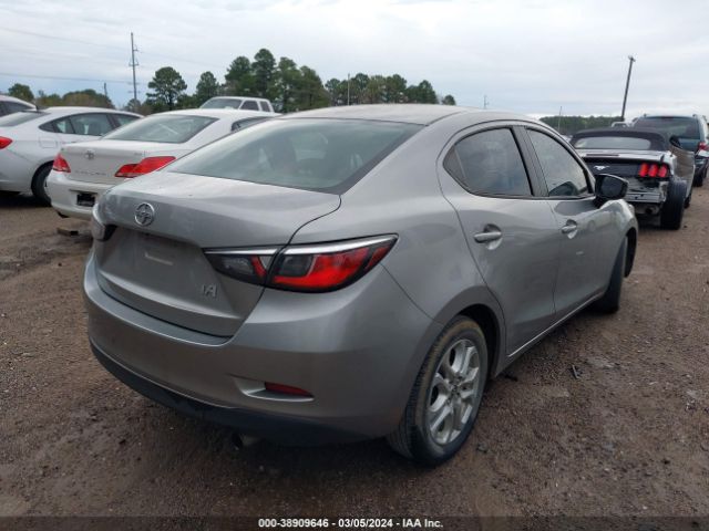 3MYDLBZV9GY122585 Scion IA