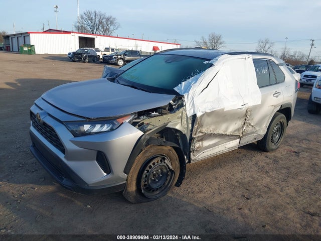 Toyota RAV4 LE 2021 2T3H1RFV3MC147858 Image 2