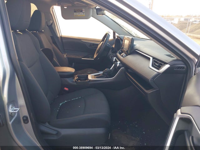 Toyota RAV4 LE 2021 2T3H1RFV3MC147858 Image 5