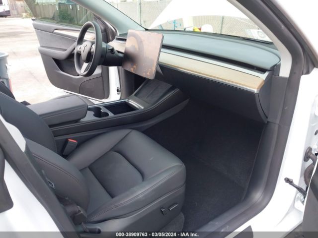 2023 TESLA MODEL Y 7SAYGDEEXPF805528 Photo 4