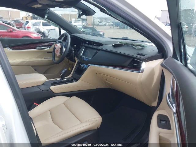 1GYKNCRS3JZ134296 Cadillac XT5 LUXURY