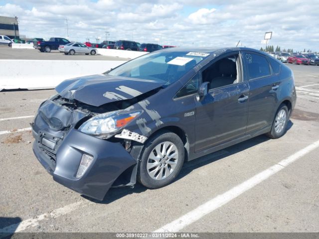 JTDKN3DP0F3069944 Toyota Prius Plug-in Advanced