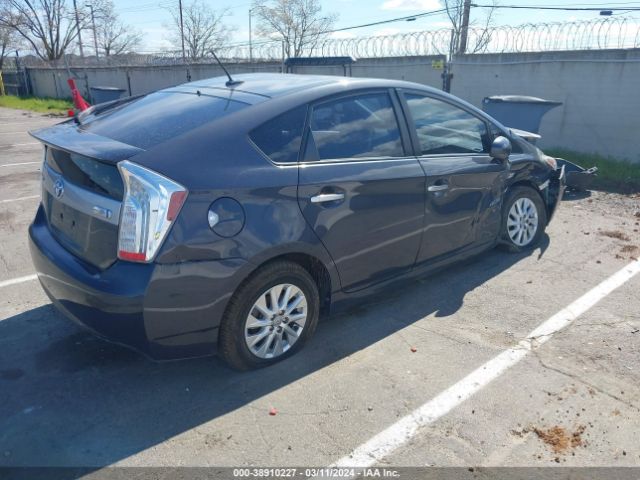 JTDKN3DP0F3069944 Toyota Prius Plug-in Advanced