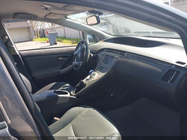 JTDKN3DP0F3069944 Toyota Prius Plug-in Advanced