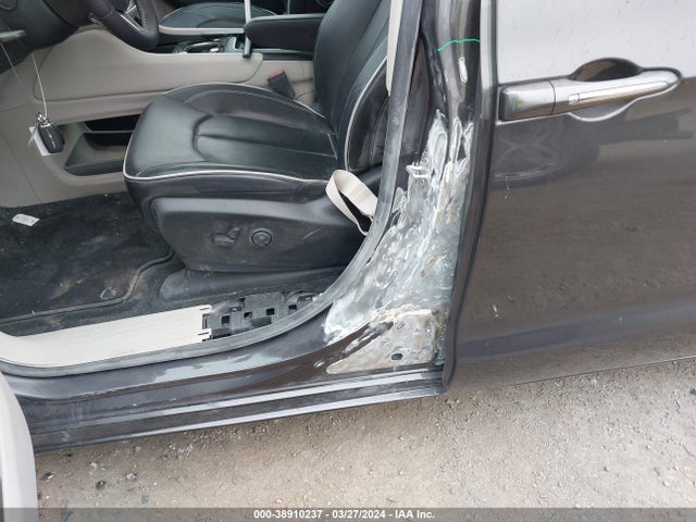 Chrysler Pacifica Limited 2023 2C4RC1GGXPR534257 Image 6