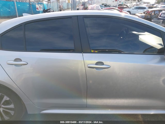 Toyota Corolla Hybrid Le 2022 JTDEAMDE4N3009466 Image 13