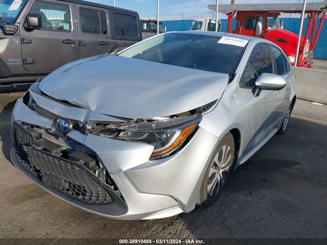 Toyota Corolla Hybrid Le 2022 JTDEAMDE4N3009466 Image 2