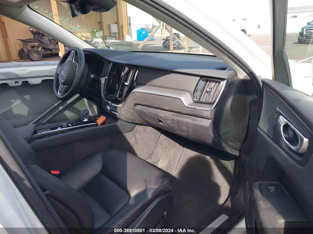 YV4L12RK1P1374144 Volvo Xc60 B5 Core