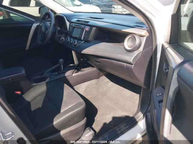 Toyota RAV4 LE 2014 2T3ZFREV3EW085594 Image 5
