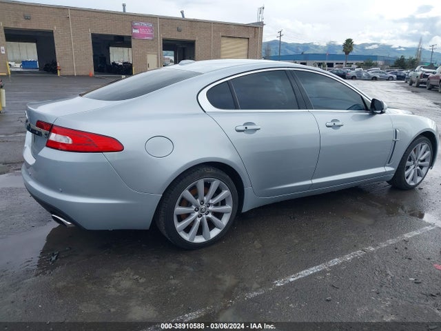 2010 JAGUAR XF SAJWA0GB7ALR61601 Photo 3