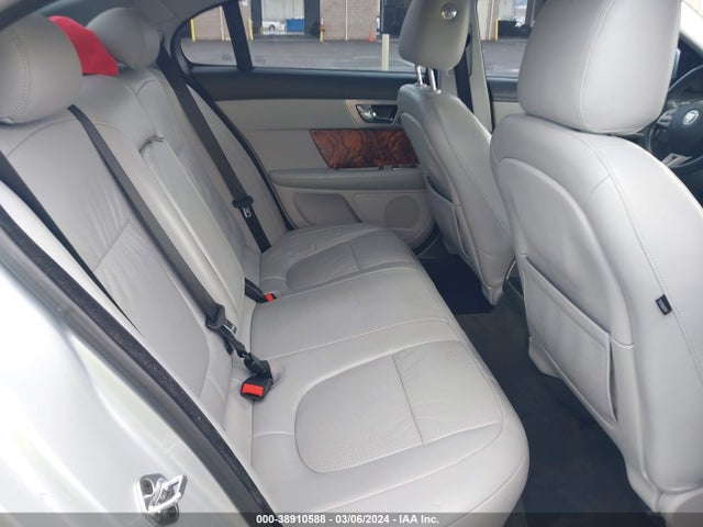 2010 JAGUAR XF SAJWA0GB7ALR61601 Photo 7