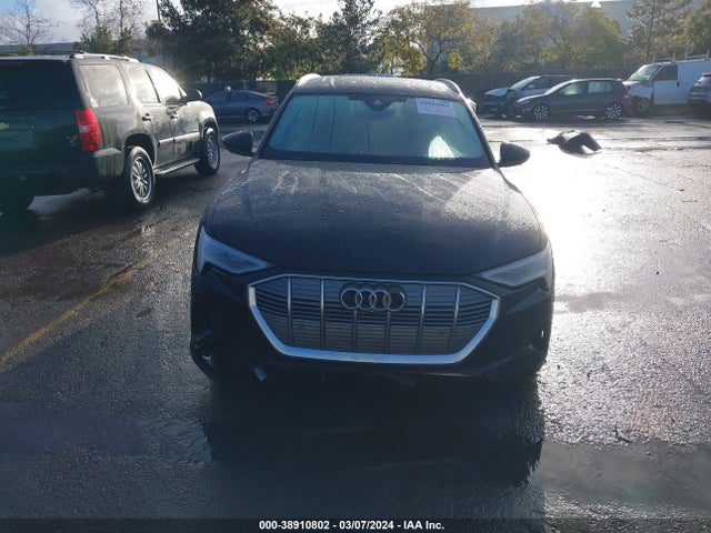 WA1LAAGEXNB022014 Audi E-tron Premium Plus Quattro