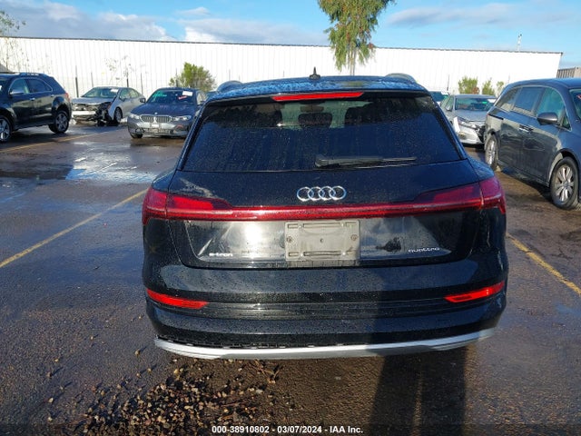 Audi E-tron Premium Plus Quattro 2022 WA1LAAGEXNB022014 Image 16