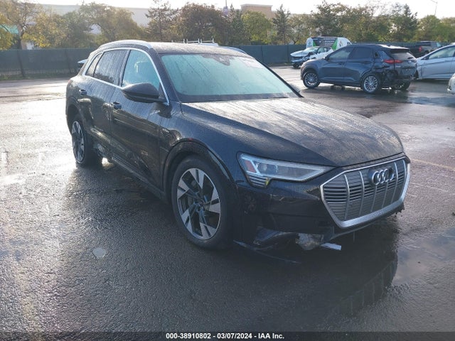 WA1LAAGEXNB022014 Audi E-tron Premium Plus Quattro