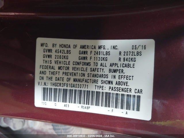Honda Accord Touring 2016 1HGCR3F91GA030771 Image 9