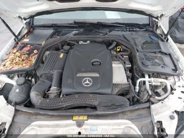 55SWF4JB6FU081952 Mercedes-Benz C 300 Luxury/sport
