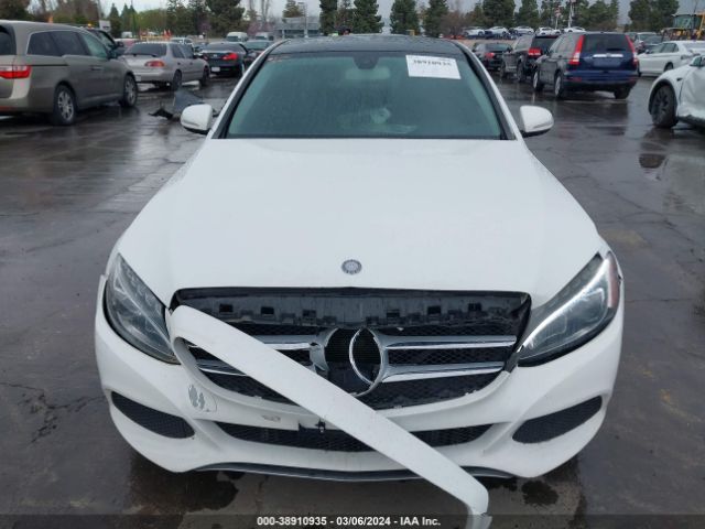 55SWF4JB6FU081952 Mercedes-Benz C 300 Luxury/sport