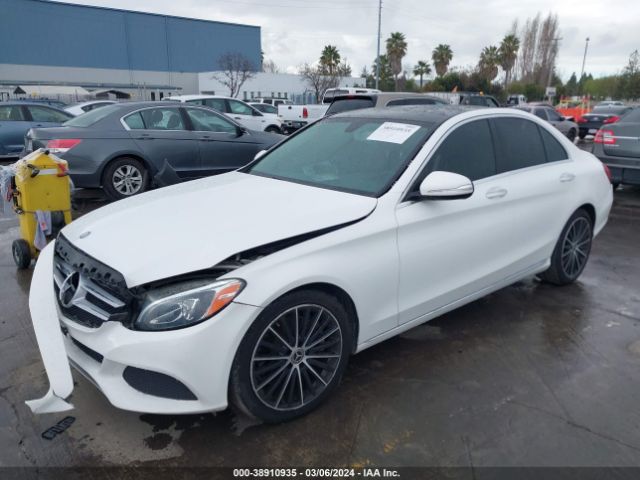 55SWF4JB6FU081952 Mercedes-Benz C 300 Luxury/sport