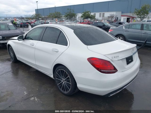 55SWF4JB6FU081952 Mercedes-Benz C 300 Luxury/sport