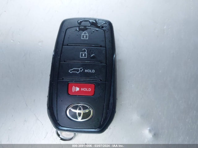 Toyota Corolla Cross Xle 2024 7MUDAABG4RV081941 Image 11