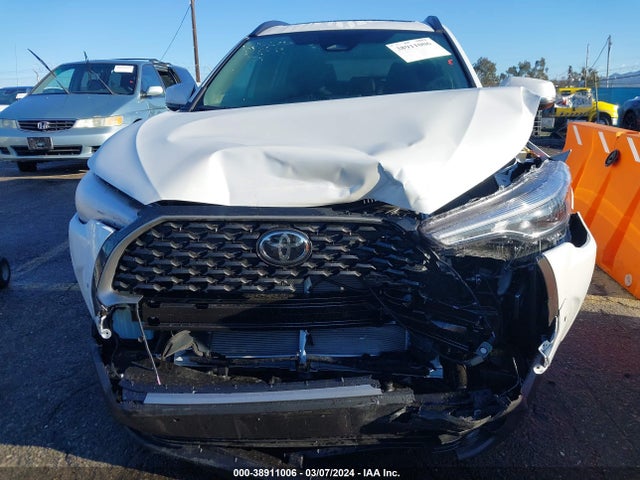 Toyota Corolla Cross Xle 2024 7MUDAABG4RV081941 Image 12