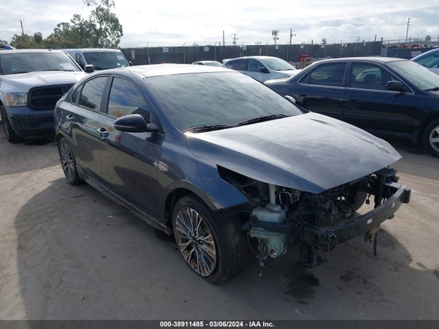 2022 3KPF54AD8NE422228 main image