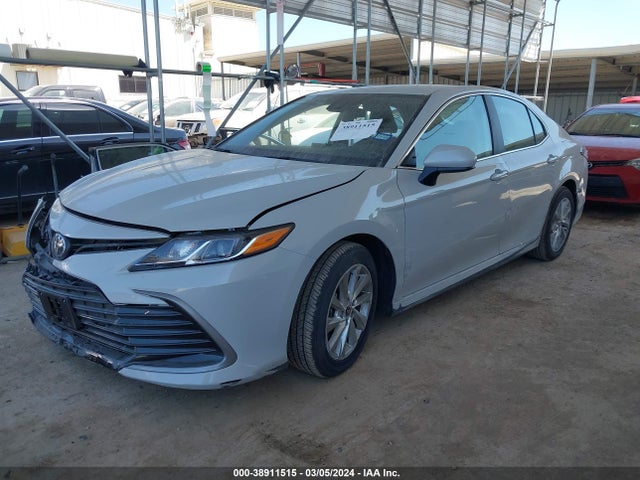 Toyota CAMRY LE 2024 4T1C11AK6RU213813 Image 2