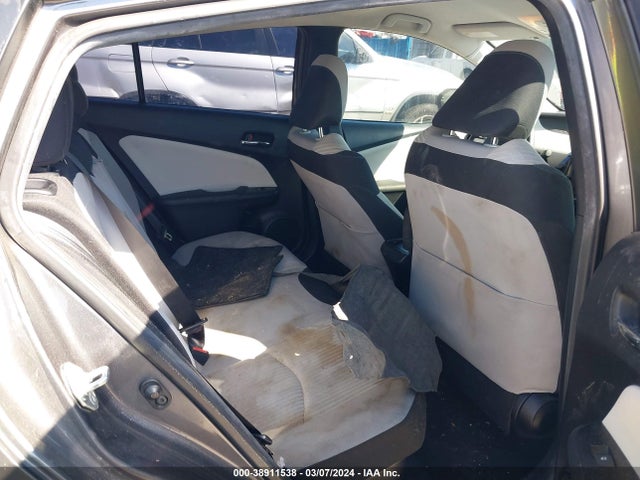 Toyota Prius Two 2016 JTDKBRFU0G3509287 Image 8
