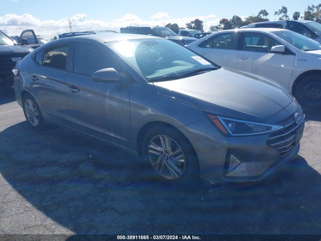 2019 5NPD84LF3KH422500 main image