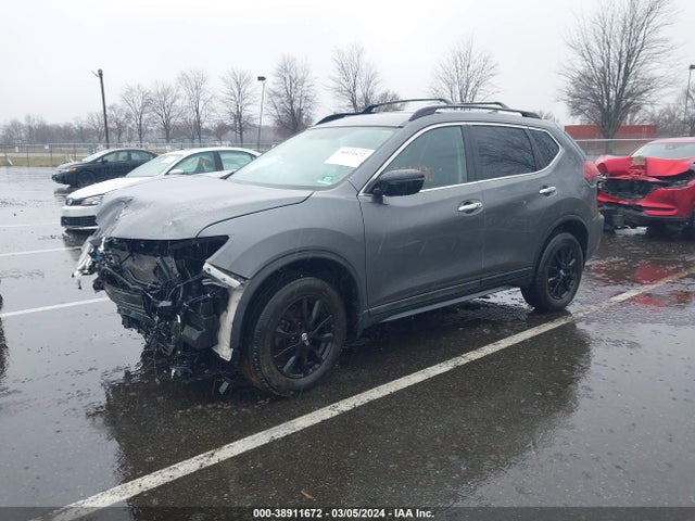 Nissan ROGUE SV 2018 5N1AT2MV6JC819636 Image 2