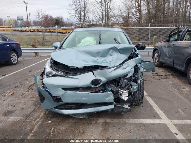 Toyota Prius Two Eco 2018 JTDKARFU6J3057873 Image 11