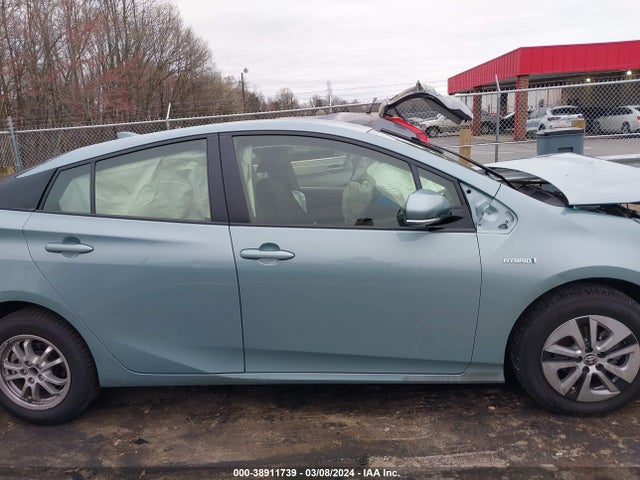 Toyota Prius Two Eco 2018 JTDKARFU6J3057873 Image 12