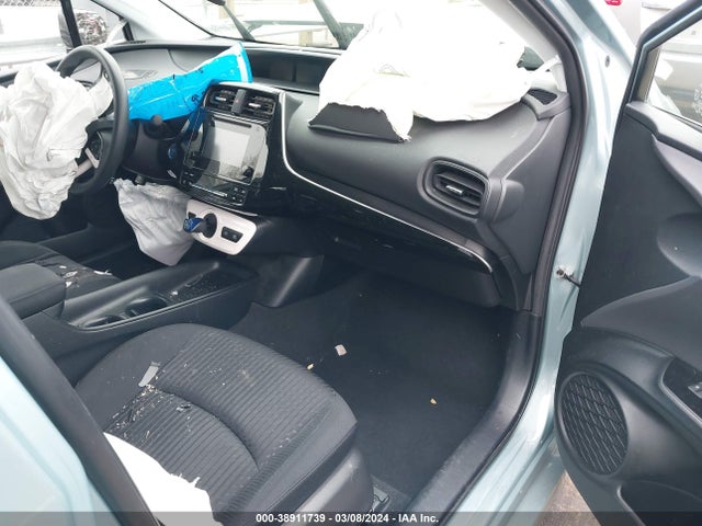 Toyota Prius Two Eco 2018 JTDKARFU6J3057873 Image 5