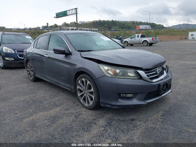 2014 1HGCR2F55EA150805 main image
