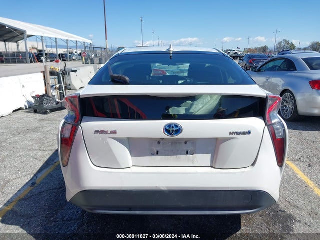 Toyota Prius Two 2016 JTDKBRFUXG3005524 Image 17