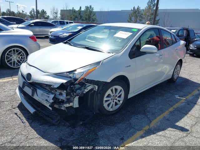 Toyota Prius Two 2016 JTDKBRFUXG3005524 Image 2