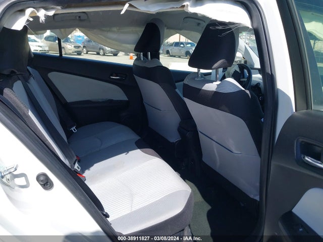 Toyota Prius Two 2016 JTDKBRFUXG3005524 Image 8