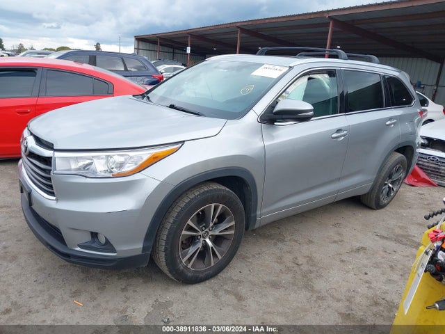 Toyota Highlander Xle V6 2016 5TDKKRFH4GS140564 Image 2