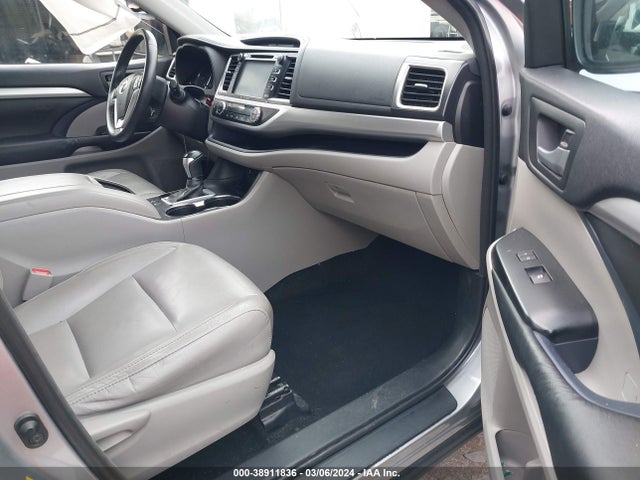 Toyota Highlander Xle V6 2016 5TDKKRFH4GS140564 Image 5