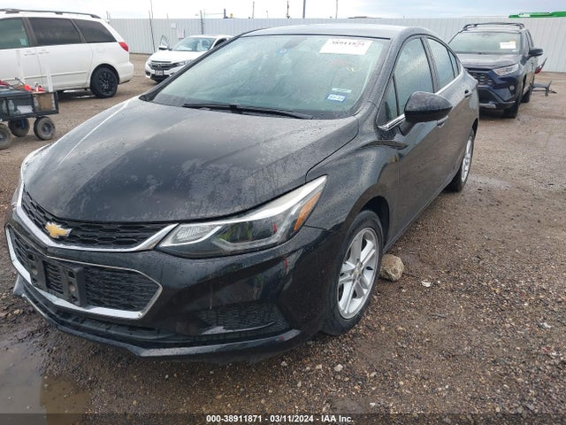Chevrolet Cruze Lt Auto 2018 1G1BE5SM1J7185247 Image 2