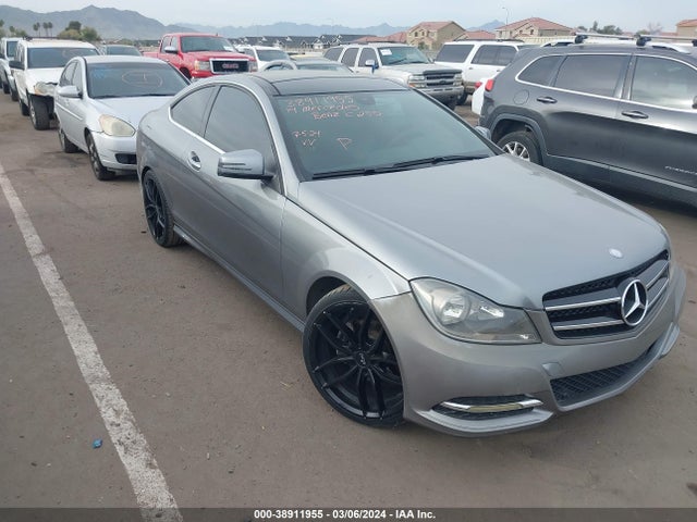 Mercedes-Benz C 250 2014 WDDGJ4HB9EG287206 Image 1