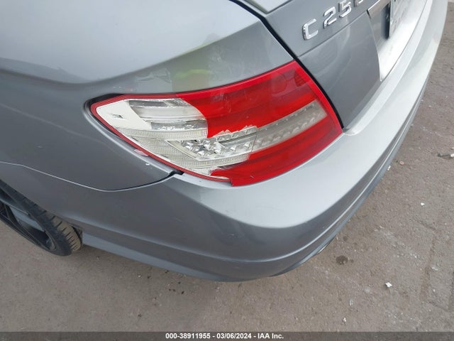 Mercedes-Benz C 250 2014 WDDGJ4HB9EG287206 Image 13