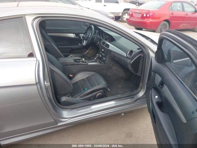 Mercedes-Benz C 250 2014 WDDGJ4HB9EG287206 Image 5
