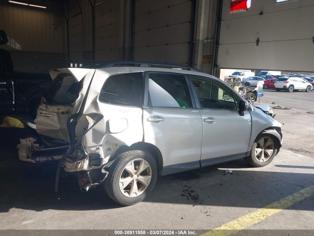 Subaru Forester 2.5i Touring 2014 JF2SJAPC3EH474949 Image 4