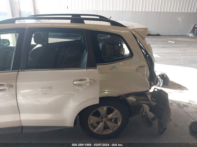 Subaru Forester 2.5i Touring 2014 JF2SJAPC3EH474949 Image 6