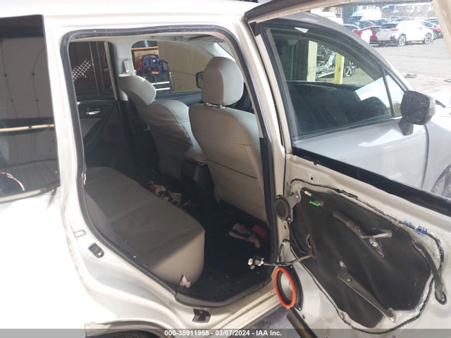 Subaru Forester 2.5i Touring 2014 JF2SJAPC3EH474949 Image 8