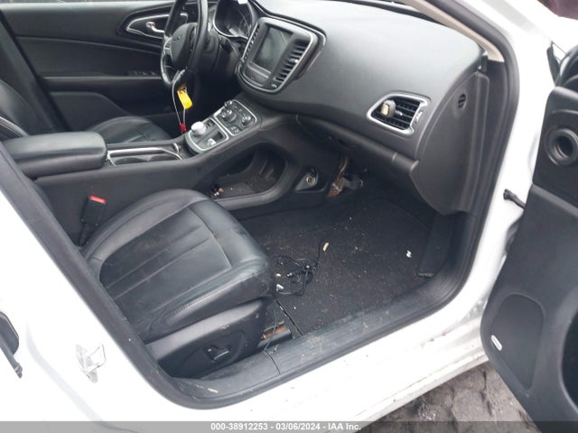 Chrysler 200 C 2015 1C3CCCEGXFN543576 Image 5