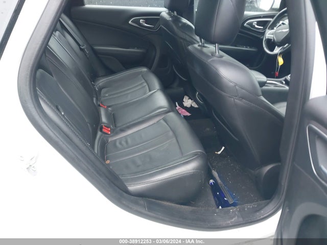 Chrysler 200 C 2015 1C3CCCEGXFN543576 Image 8