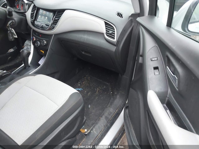 Chevrolet Trax Awd Ls 2022 KL7CJNSM3NB544606 Image 5