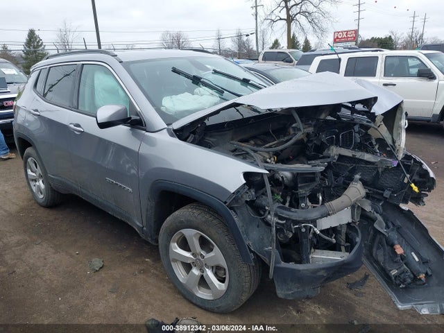 Jeep Compass Latitude 4x4 2018 3C4NJDBB7JT479272 Image 1
